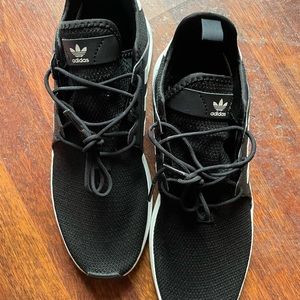 Black/white Adidas size 11